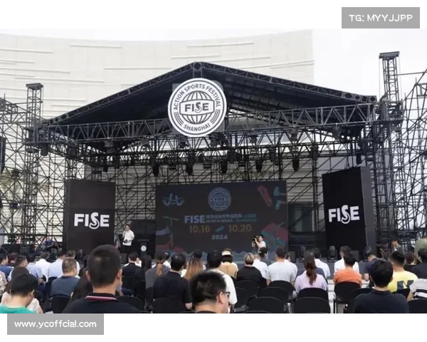 2025FISE上海站首日BMX平地花式业余组开赛，中日选手分数紧咬